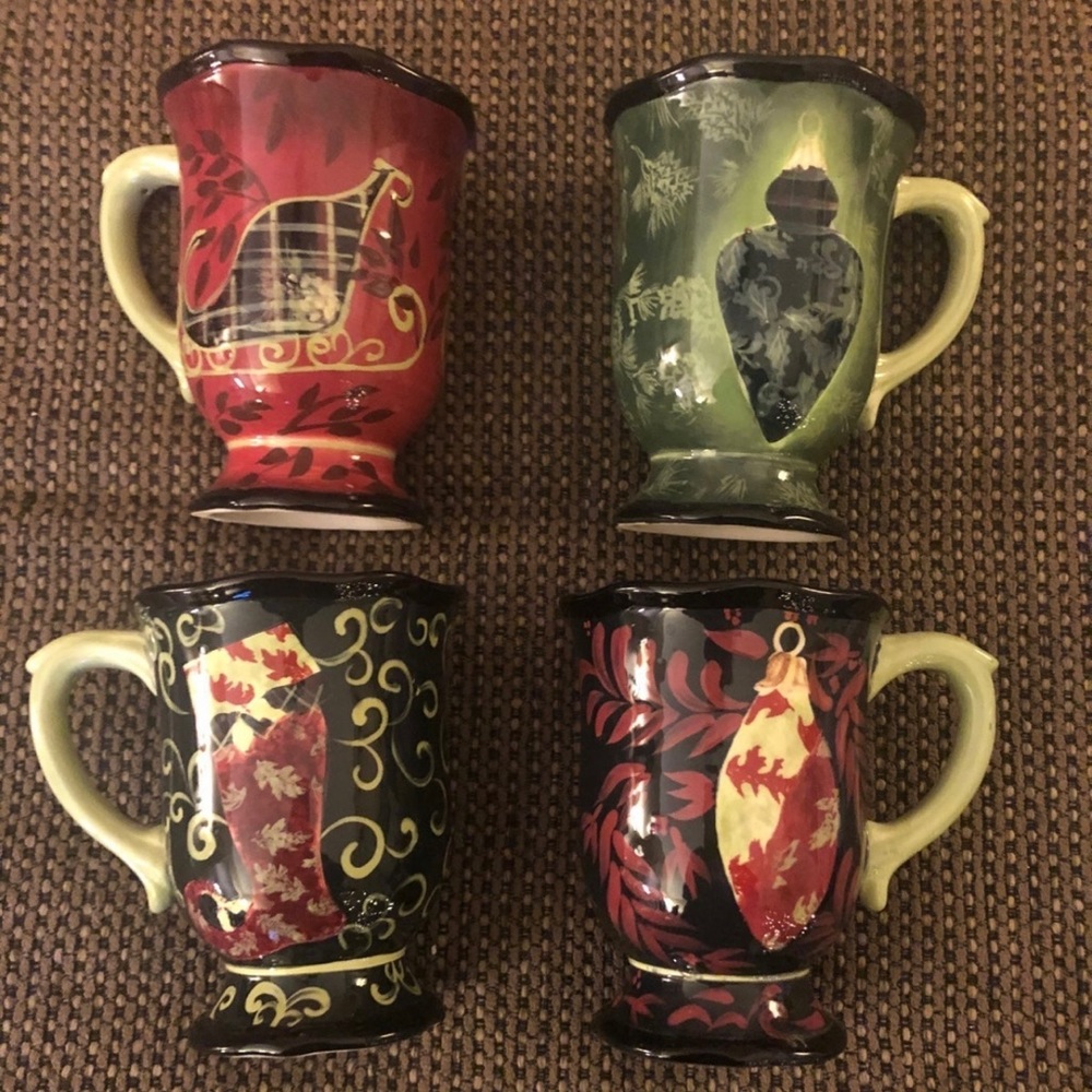 Set of 4 Christmas mugs